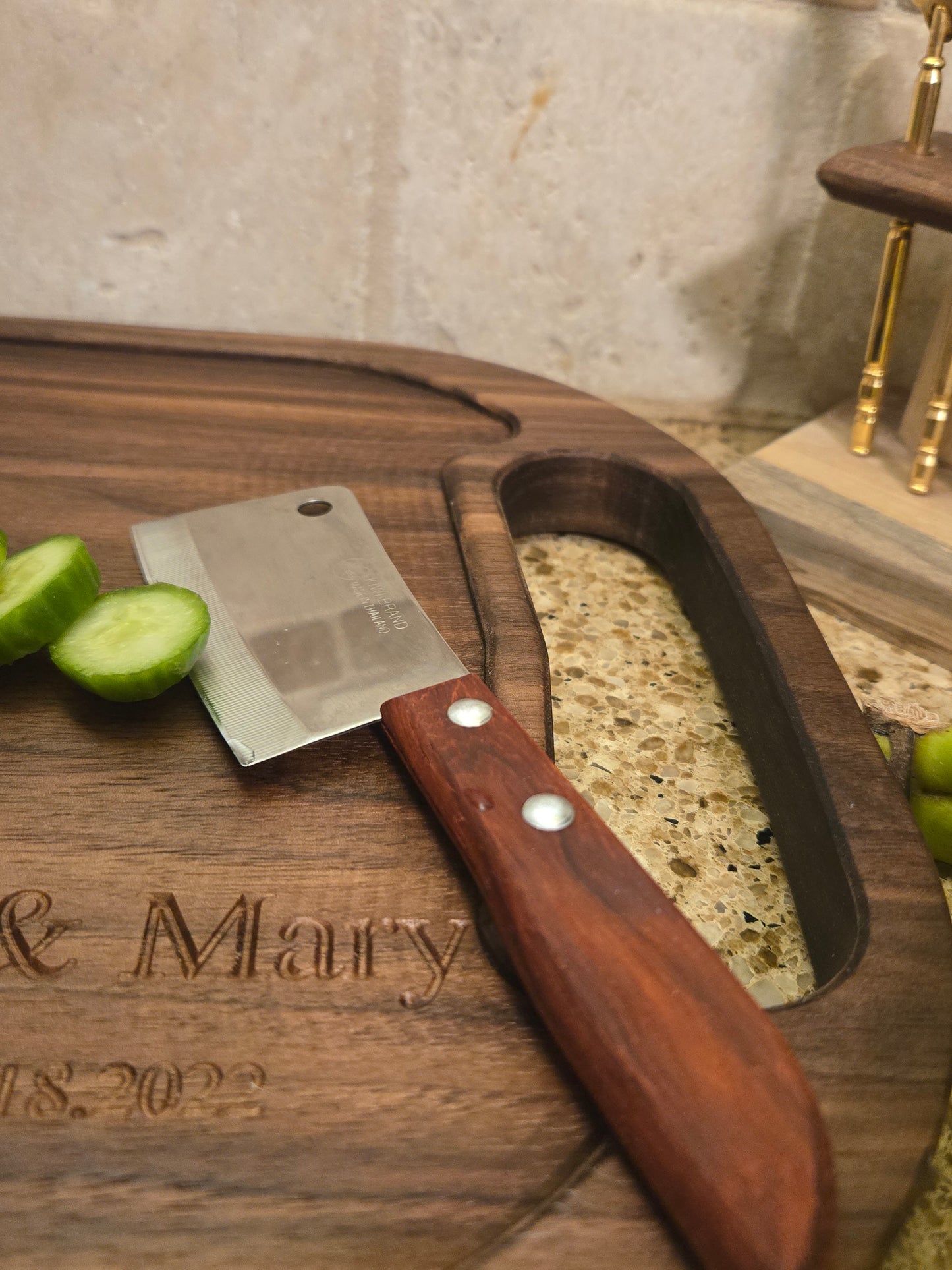Face Grain Walnut Cutting Board / Serving Tray with Handle
