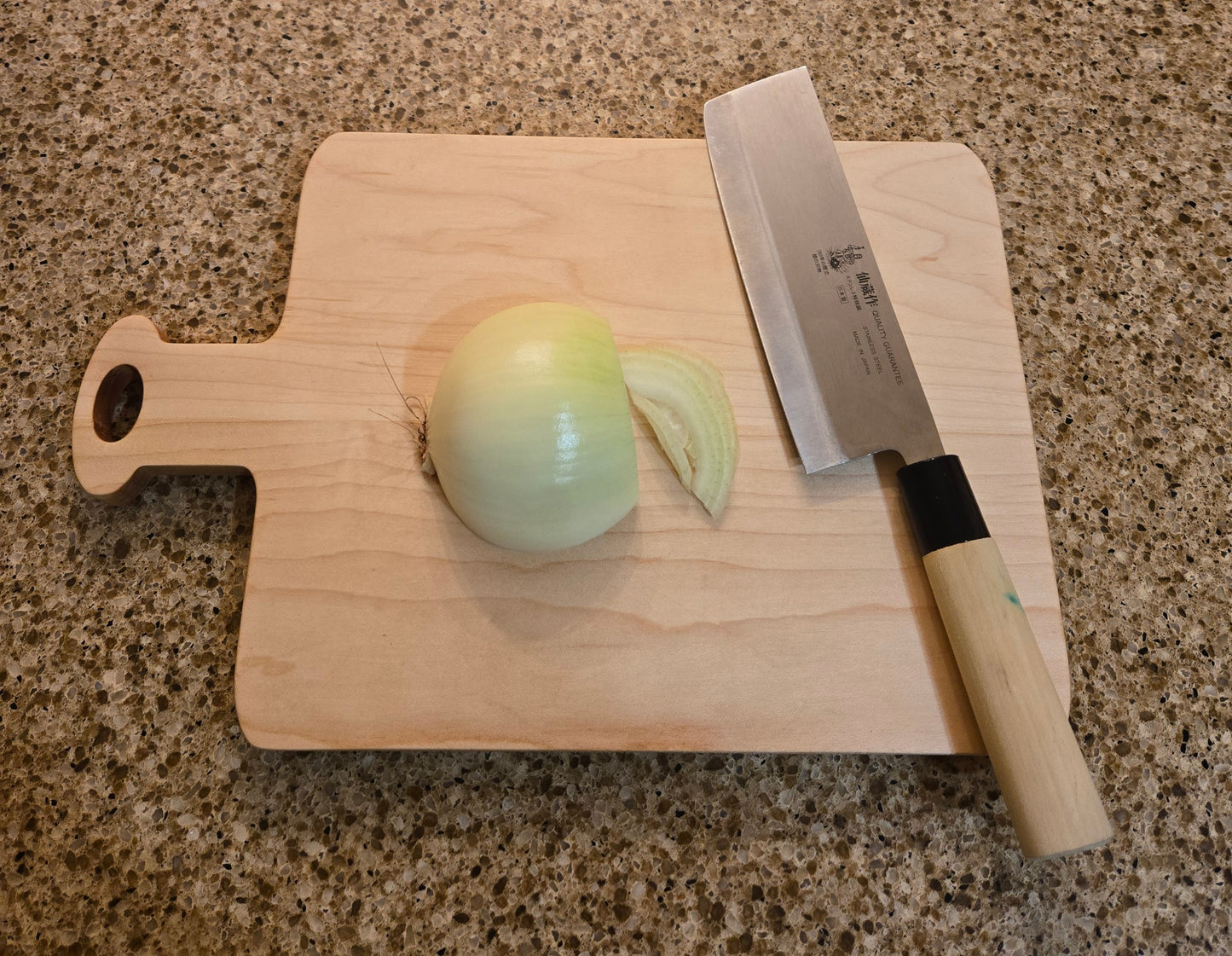 Face Grain Cutting Board with Handle
